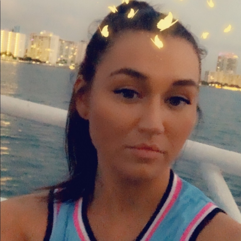 Meet your Posher, Alisha